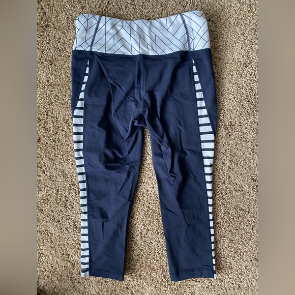Athleta Cropped Leggings - Picture 2 of 3